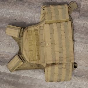 TAN BULLET PROTECTIVE PLATE CARRIER . NEW NO TAGS . US MILITARY.